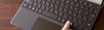 愛知県教育委員会が AI PC の Surface Pro を約 12,000 台導入